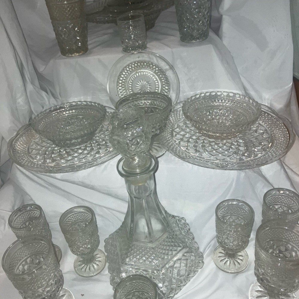 Elegant Crystal Glassware Set